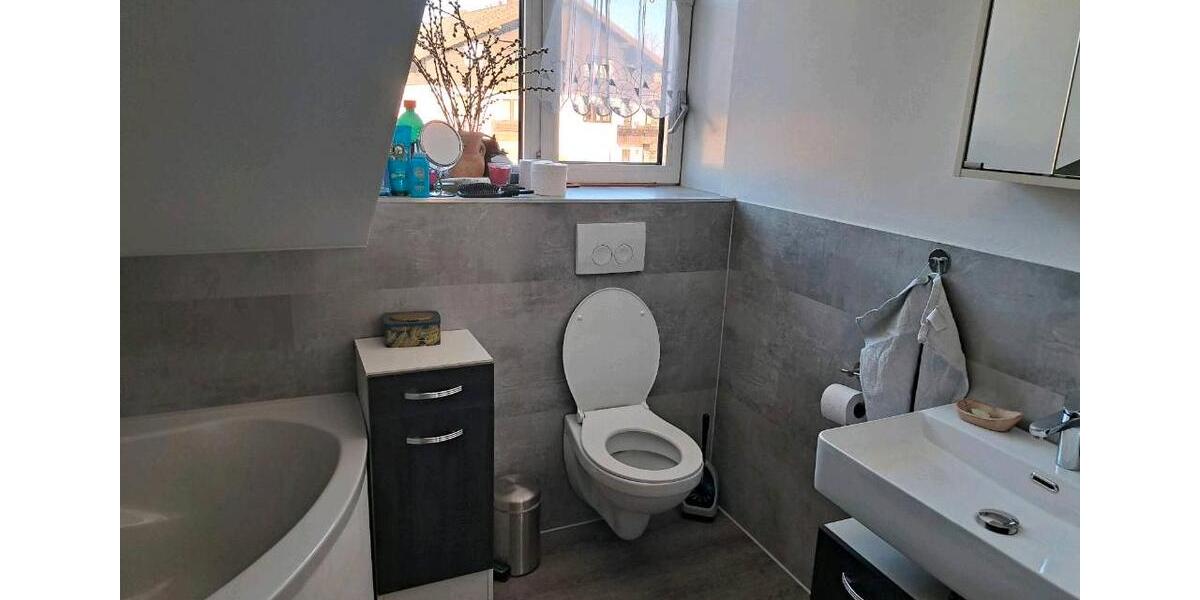 Dachgeschoßwohnung Neukirchen bei Heiligen Blut - 4 Zimmer, 135 m&sup2;, 810&euro; | Angebot:26067019