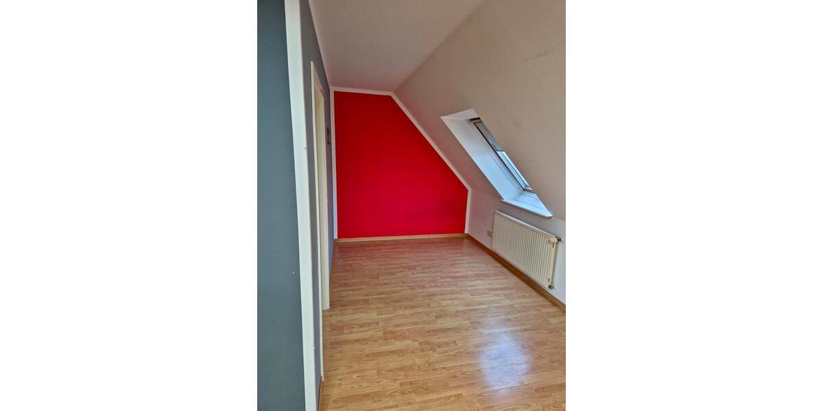 Dachgeschoßwohnung Saarbrücken Neue Bremm - 1 Zimmer, 53 m&sup2;, 450&euro; | Angebot:25268843