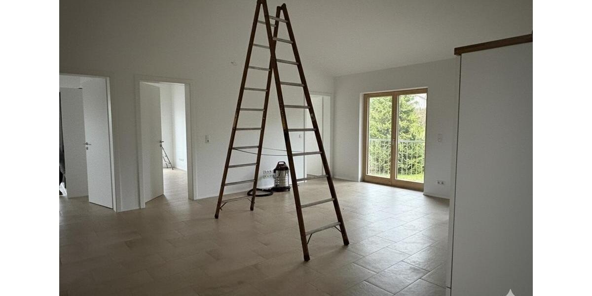 Dachgeschoßwohnung Hutthurm - 4.5 Zimmer, 104 m&sup2;, 970&euro; | Angebot:23662654