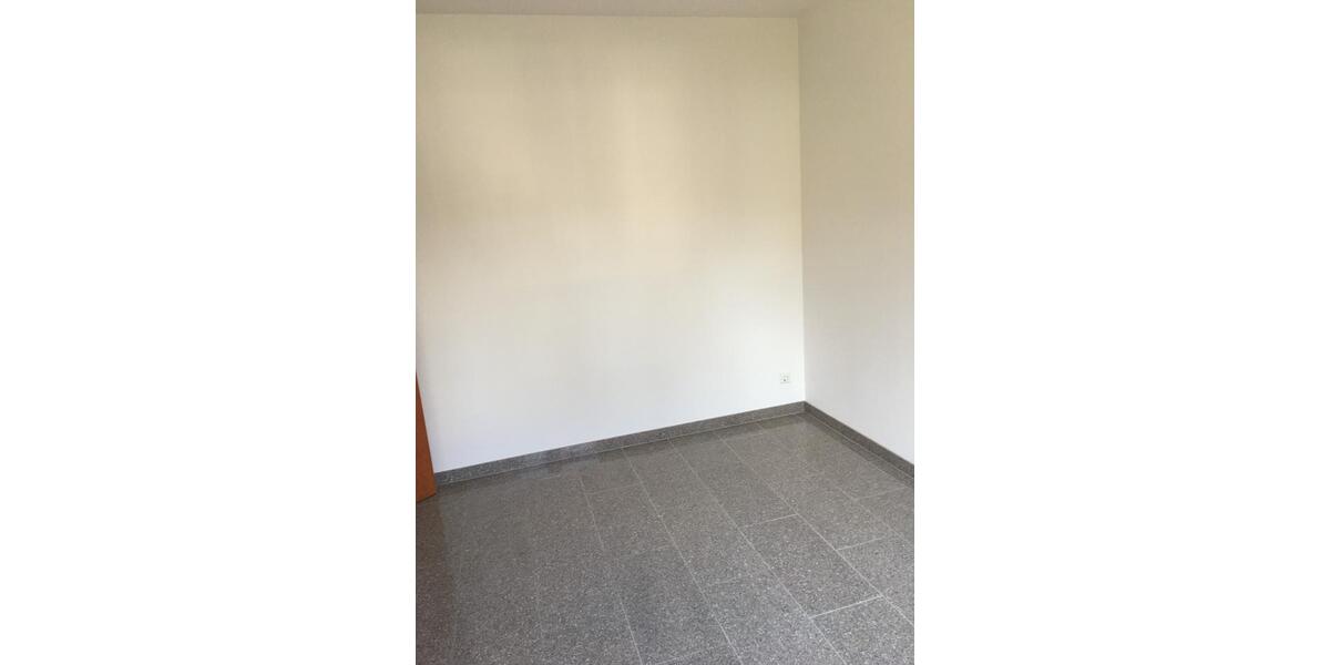 Etagenwohnung Saarbrücken Ensheim - 4 Zimmer, 105 m&sup2;, 850&euro; | Angebot:26225918