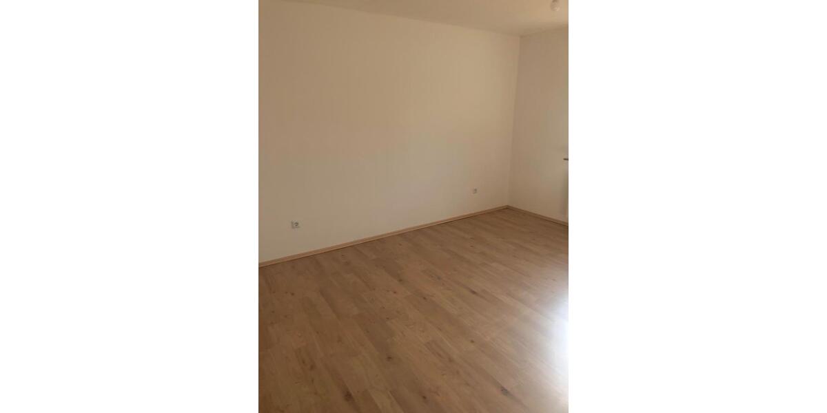 Etagenwohnung Weisenheim am Sand - 3.5 Zimmer, 90 m&sup2;, 925&euro; | Angebot:26250620