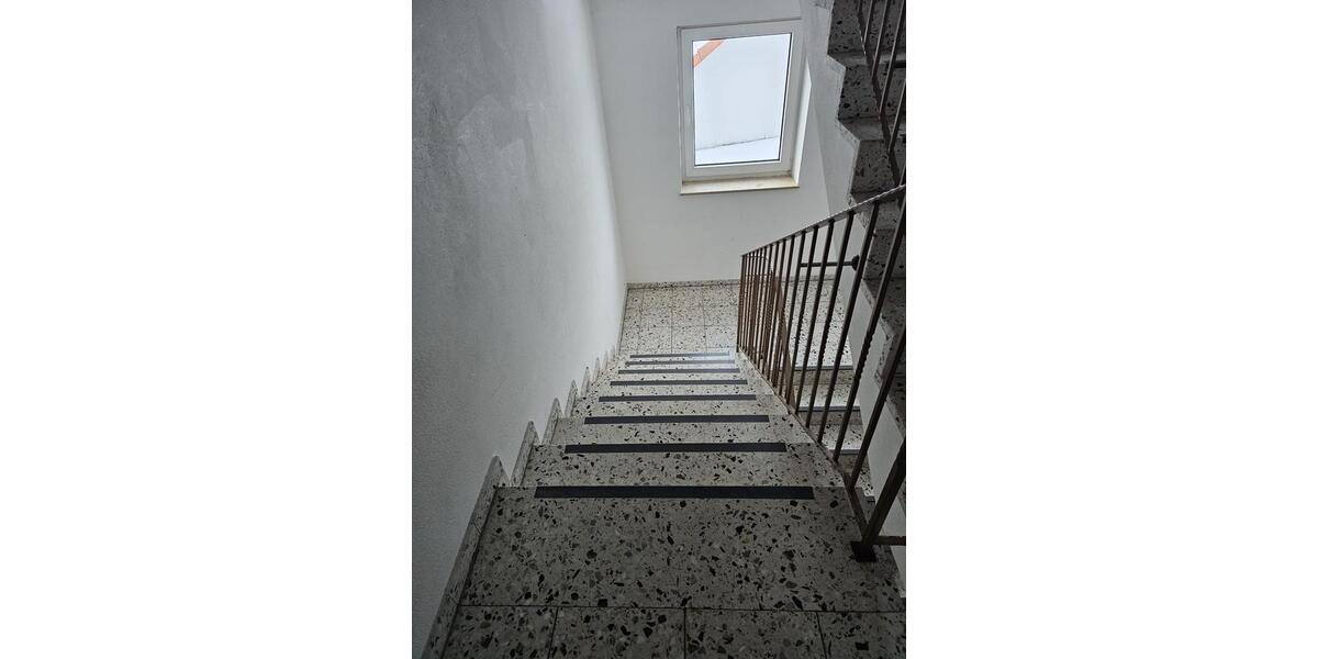 Etagenwohnung Kassel - 4 Zimmer, 120 m&sup2;, 1.000&euro; | Angebot:24482250