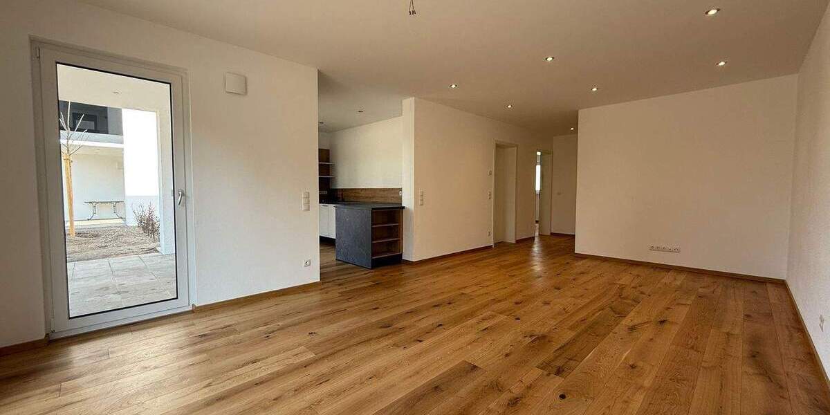 Etagenwohnung Tüßling - 3 Zimmer, 99 m&sup2;, 1.275&euro; | Angebot:25845681