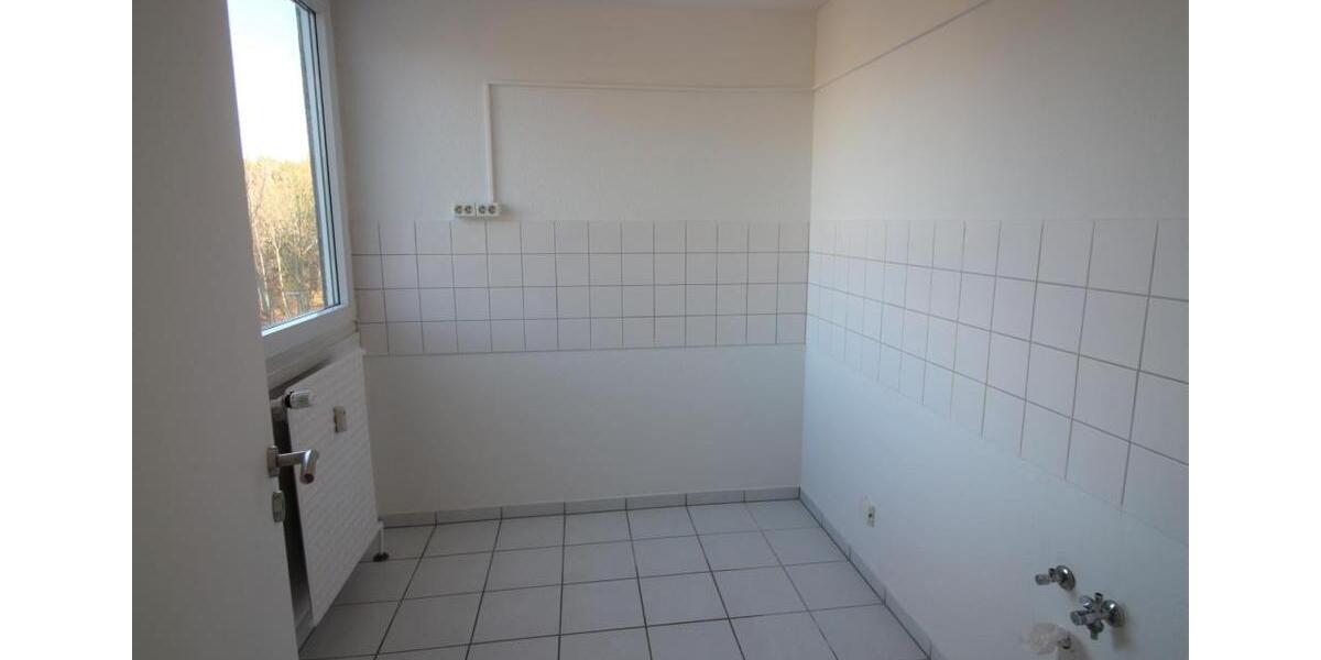 *** EBK 650 EUR gg Abstand - D U S C H E + LAMINAT + Balkon - Tiefgarage - grüne BETZENBERG Lage *** 3 zimmer
