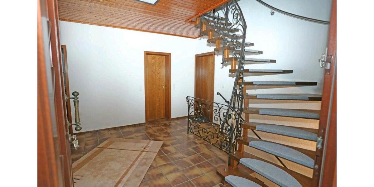 Einfamilienhaus Malborn - 3 Zimmer, 220 m&sup2;, 1.500&euro; | Angebot:25940886