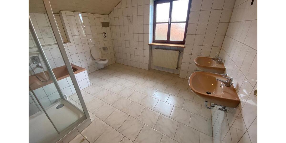 Einfamilienhaus Steinhöring - 7 Zimmer, 200 m&sup2;, 1.630&euro; | Angebot:25655825