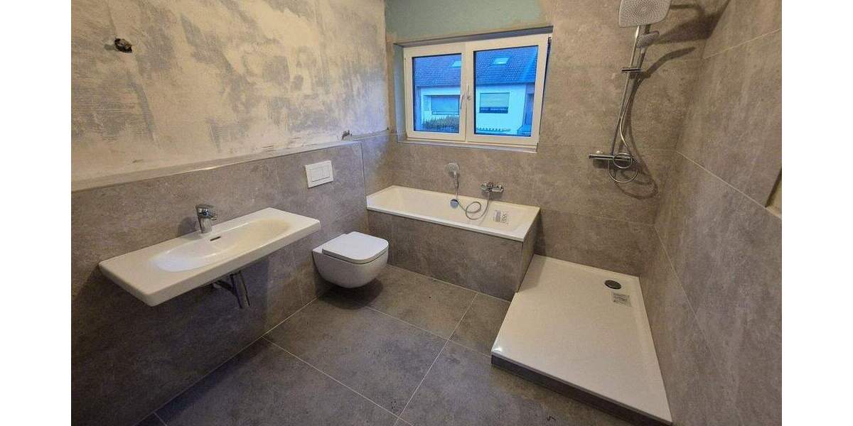 Reihenendhaus Mönchengladbach Windberg - 9 Zimmer, 200 m&sup2;, 2.350&euro; | Angebot:24735774