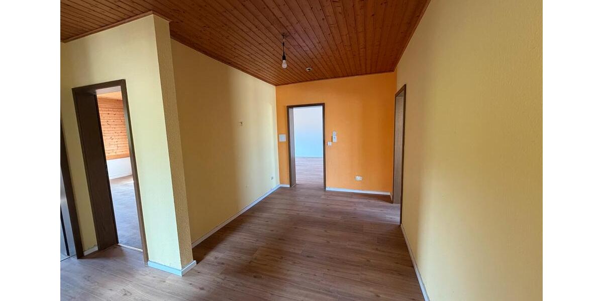 Dachgeschoßwohnung Leiwen - 3 Zimmer, 115 m&sup2;, 950&euro; | Angebot:25809741