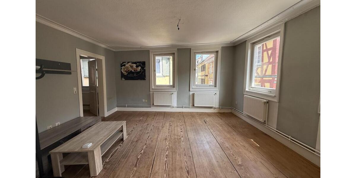 Charmante 3-Zimmer-Altbauwohnung in zentraler Innenstadtlage! 3 zimmer