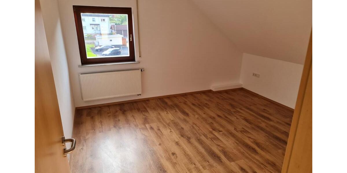 Dachgeschoßwohnung Melsungen - 3 Zimmer, 80 m&sup2;, 750&euro; | Angebot:25589192