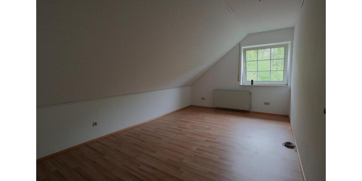 Dachgeschoßwohnung Westerstede - 3 Zimmer, 82 m&sup2;, 650&euro; | Angebot:24259133