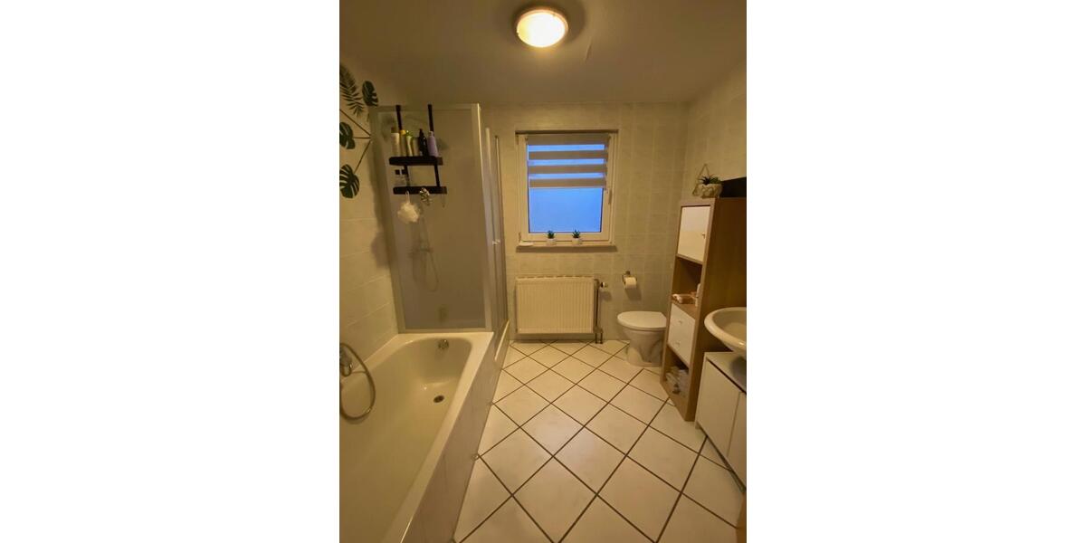 Dachgeschoßwohnung Schwalmstadt - 4 Zimmer, 88 m&sup2;, 790&euro; | Angebot:25945240