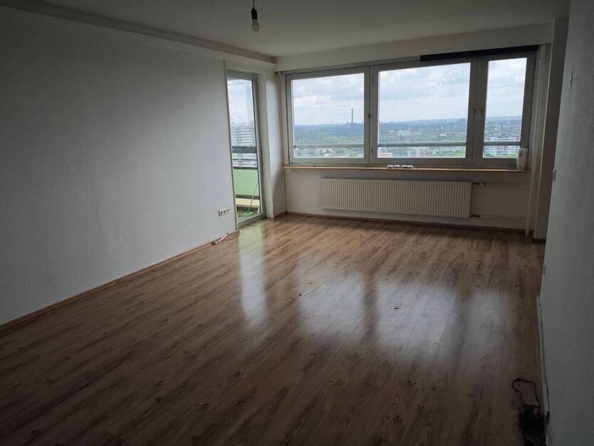 Mit Blick über Homberg, 2,5-Raum Wohnung, 63m², Balkon, 20. Etage