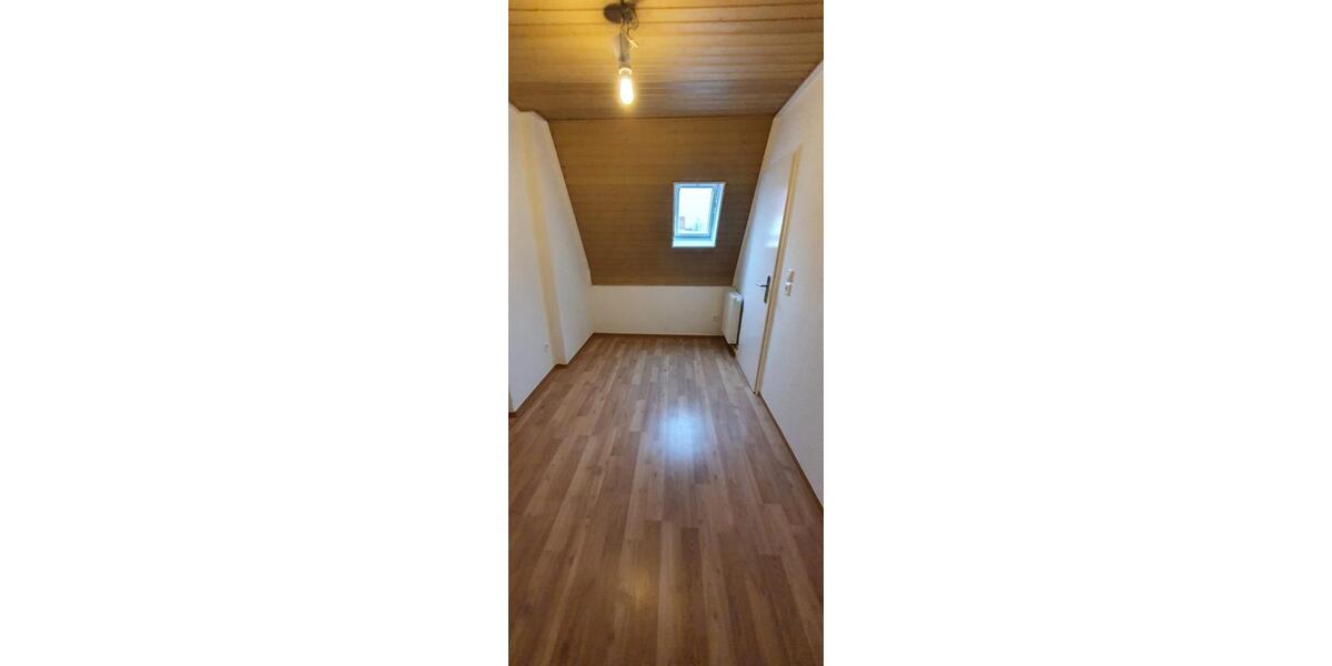 Dachgeschoßwohnung Kamenz - 3 Zimmer, 65 m&sup2;, 330&euro; | Angebot:25281581