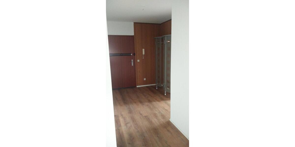 Etagenwohnung Offenbach am Main Hafen - 3 Zimmer, 84 m&sup2;, 880&euro; | Angebot:26700029