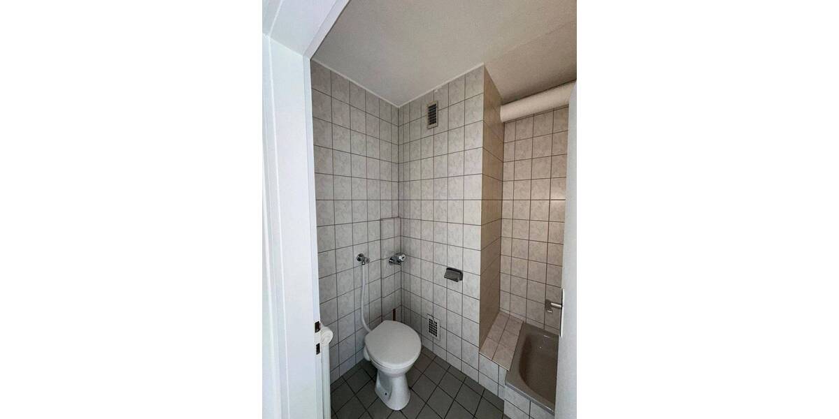 2 ZKB mit Balkon, 3.OG mitte, Breitestr. 18-20, 66115 Saarbrücken 2 zimmer