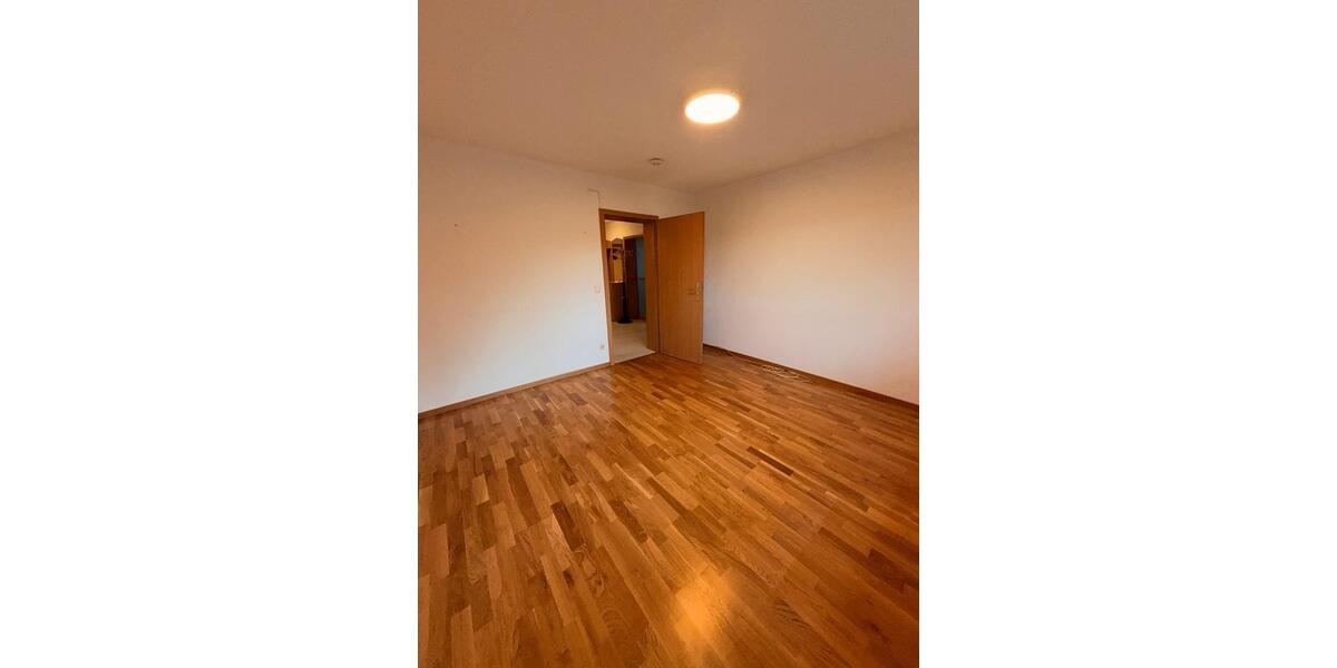 Etagenwohnung Kornwestheim - 4 Zimmer, 120 m&sup2;, 1.700&euro; | Angebot:26615319
