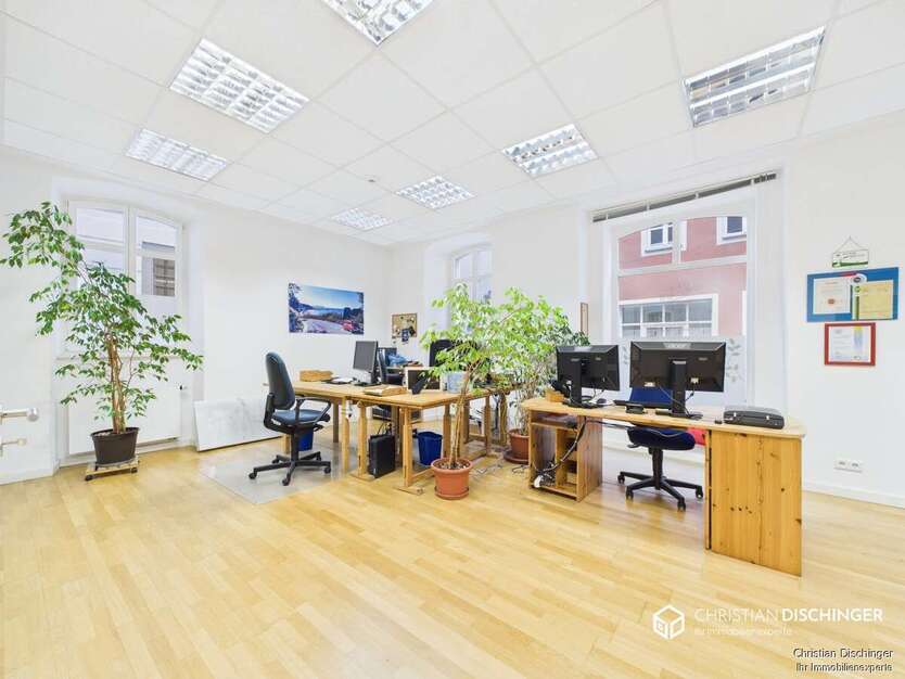 Einzelhandel in Regensburg 1.417,50 € 105.03 m² zimmer