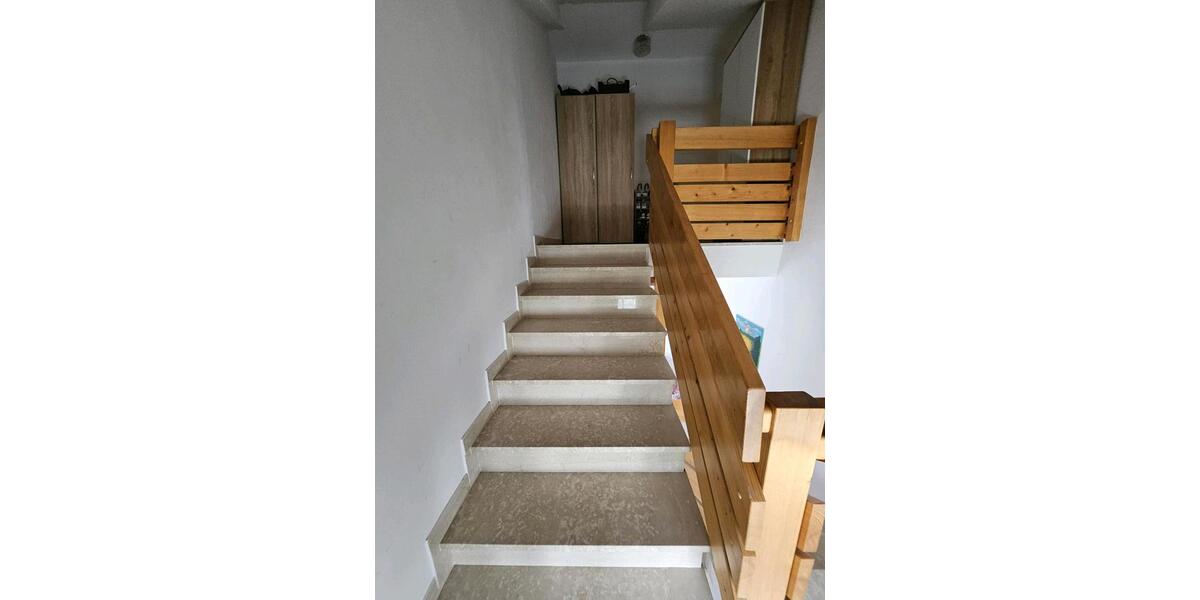 Dachgeschoßwohnung Deggendorf - 3 Zimmer, 65 m&sup2;, 750&euro; | Angebot:26635416