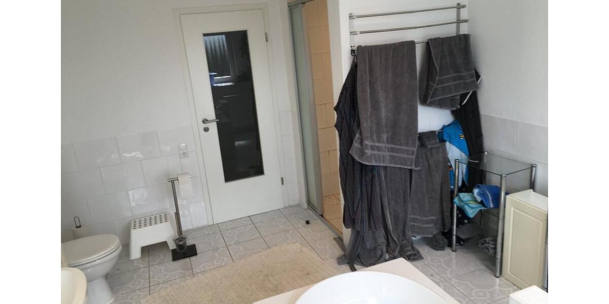 Möblierte Zimmer in freundlicher 4er-WG – inkl. Nebenkosten, Gart 4 zimmer