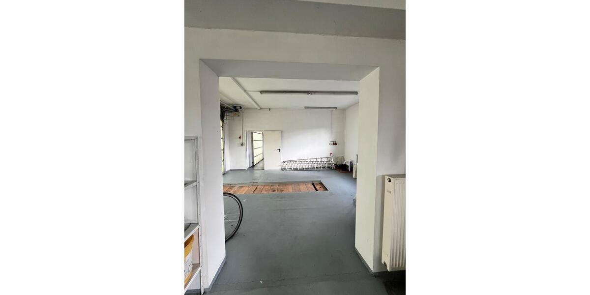 Halle zu vermieten - ca. 120qm, teilbar mit Vorhof zimmer