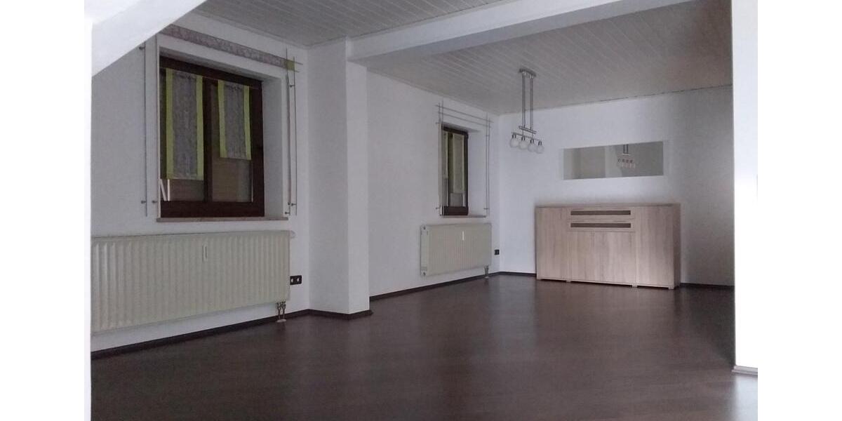 Dachgeschoßwohnung Bechhofen - 4 Zimmer, 114 m&sup2;, 700&euro; | Angebot:25978856