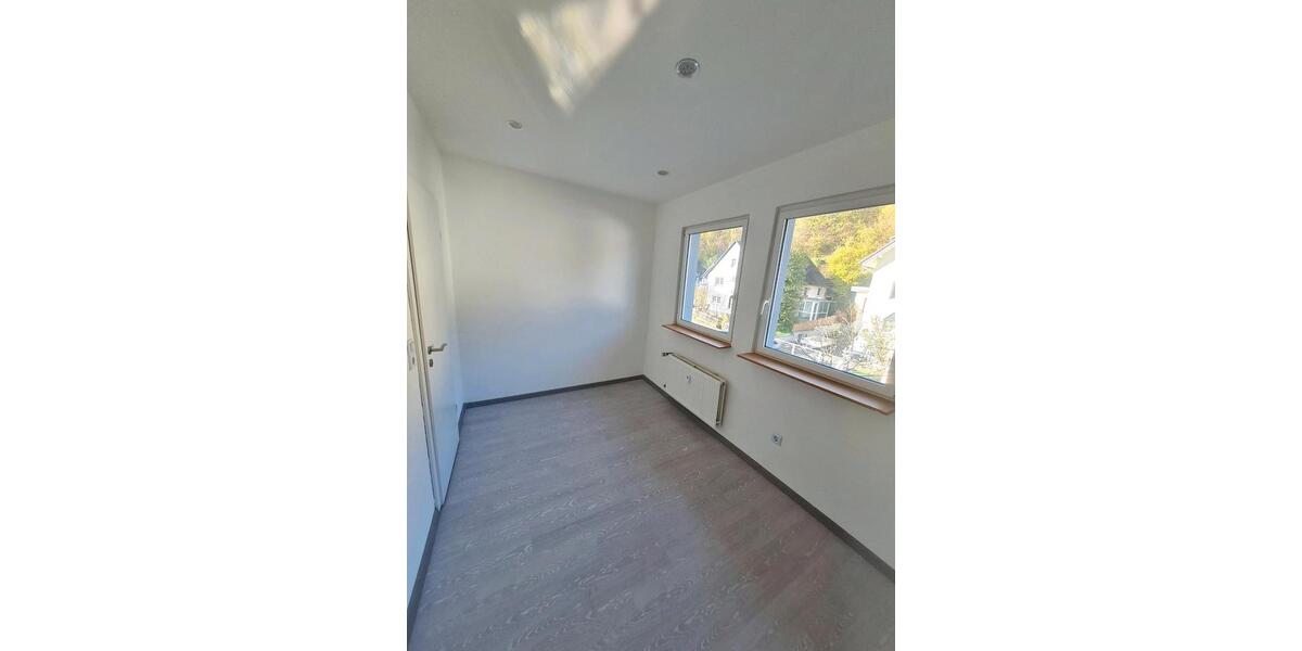 Erdgeschoßwohnung Wissen - 5 Zimmer, 140 m&sup2;, 850&euro; | Angebot:26602591