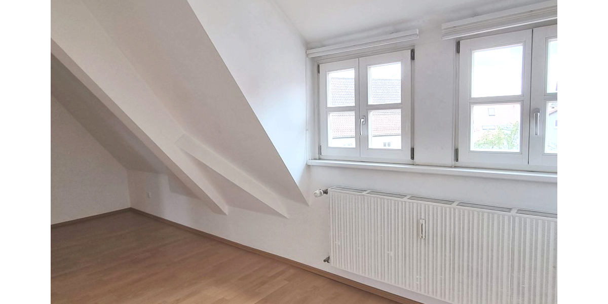 Schöne 3-Zi-Whg - FÜR MAXIMAL 2 PERSONEN -Einbauküche – Tageslichtbad – Wiesengrund in Laufweite - 3- Wendelstein | Angebot:18982291