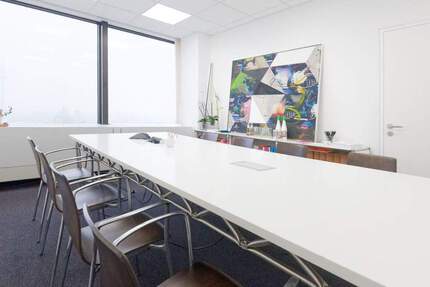 Büroplatz mit Stadtblick - Möbliert, Glasfaser bis 1.000 Mbits, sofort verfügbar zimmer