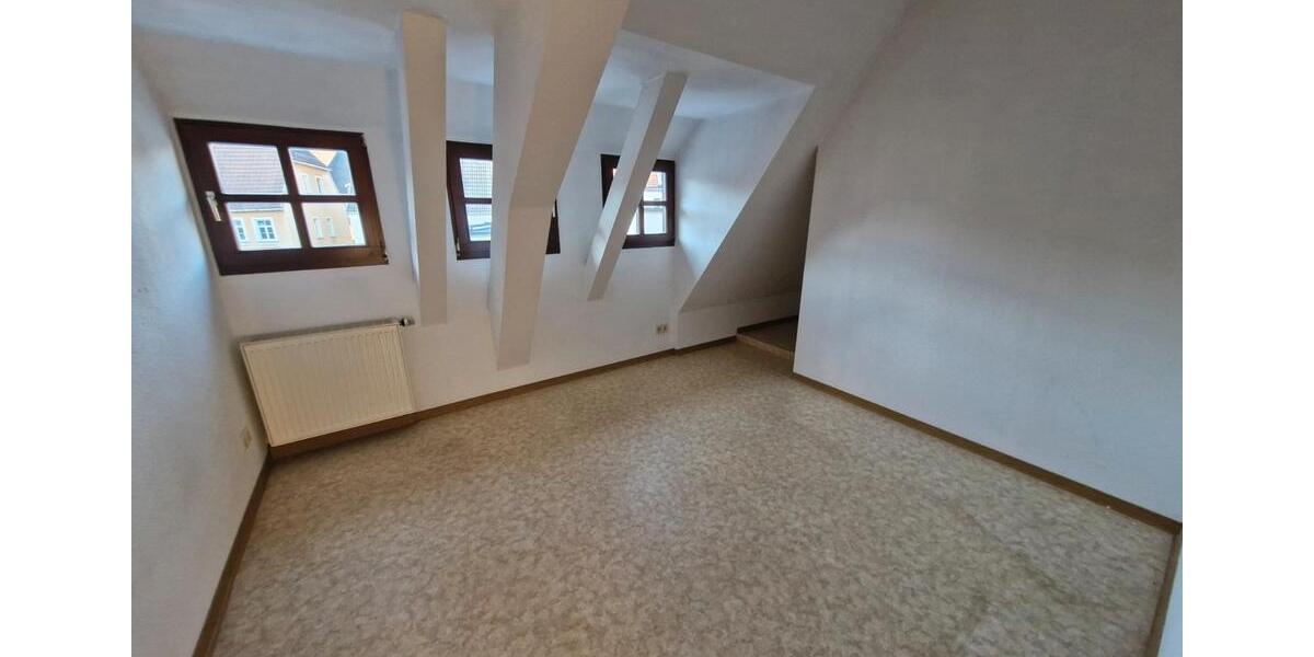 Dachgeschoßwohnung Oederan - 4 Zimmer, 88 m&sup2;, 481&euro; | Angebot:26032021