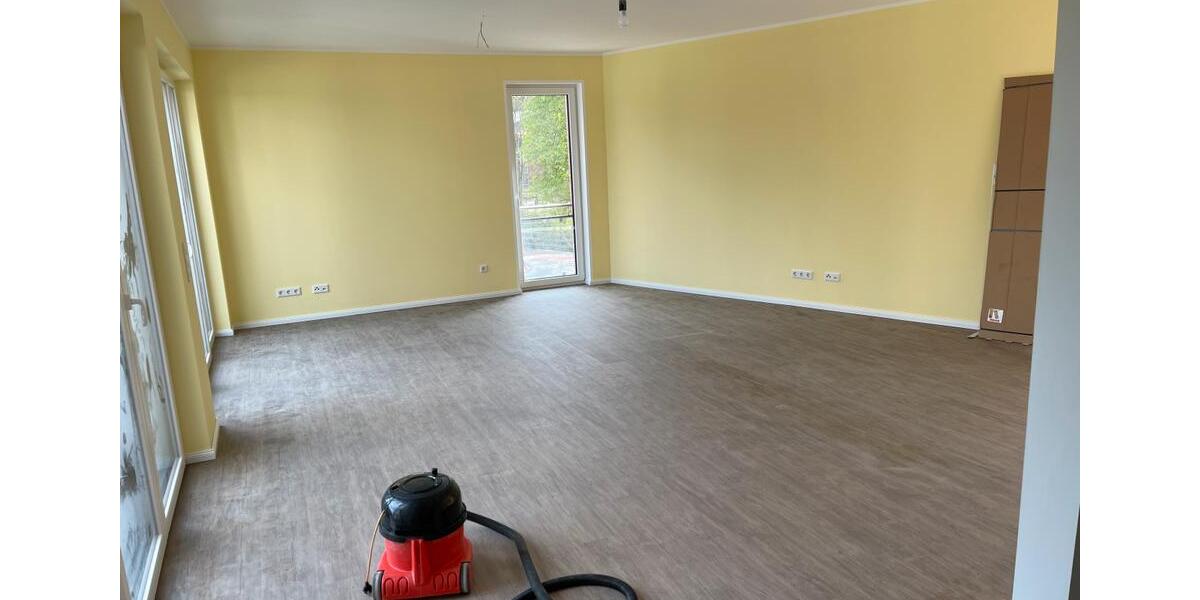 Etagenwohnung Hatten - 2 Zimmer, 92 m&sup2;, 1.250&euro; | Angebot:25943333