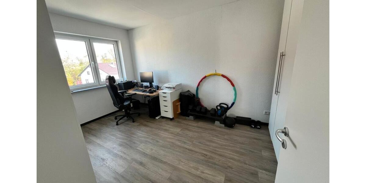 Etagenwohnung Wetter (Hessen) - 4 Zimmer, 115 m&sup2;, 1.300&euro; | Angebot:26210875