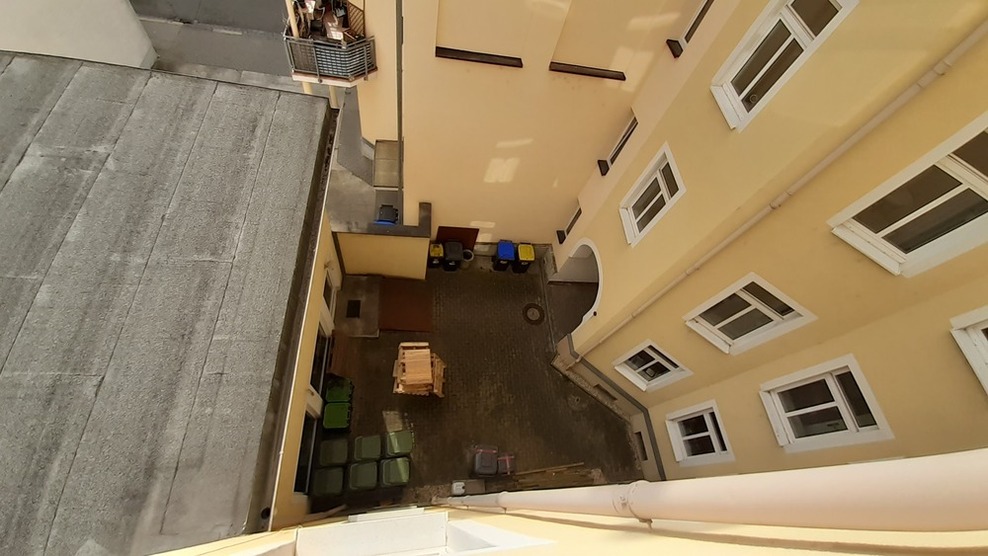 WG-Wohnung mit 4-Zimmern, 3.OG mit 2 Bädern in ruhigem und zentralem Wohnviertel von Gera