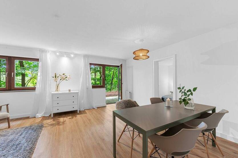 Stilvoll möblierte 2 Zimmerwohnung mit Garten und Terrasse