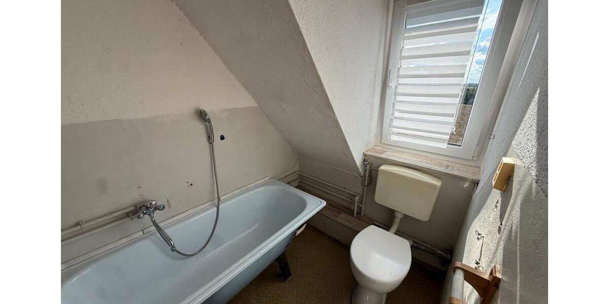 Dachgeschoßwohnung Bad Freienwalde (Oder) - 1 Zimmer, 35 m&sup2;, 300&euro; | Angebot:27533358