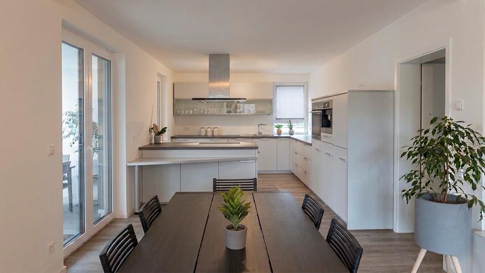 Erdgeschoßwohnung Höxter - 6 Zimmer, 150 m&sup2;, 1.600&euro; | Angebot:26644899