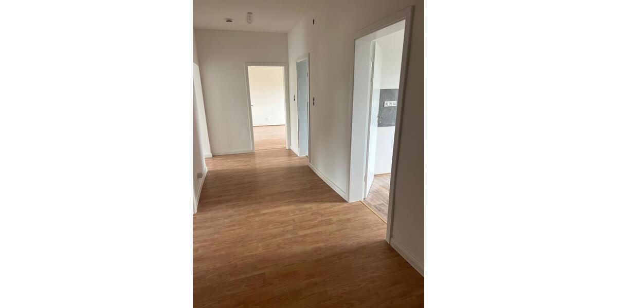 Etagenwohnung Lügde - 3 Zimmer, 83 m&sup2;, 650&euro; | Angebot:22254470