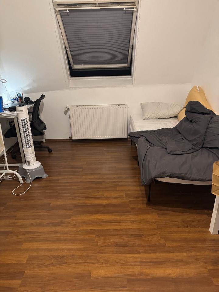 freies Zimmer in Studenten-WG in zentraler Lage