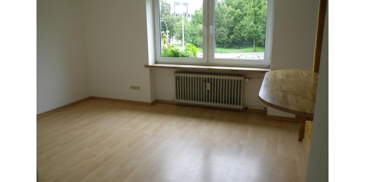 Etagenwohnung Neutraubling - 2 Zimmer, 45 m&sup2;, 590&euro; | Angebot:24692892