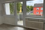 3 Zimmer, Balkon, 2 Obergeschoss in Sackgassenlage zimmer