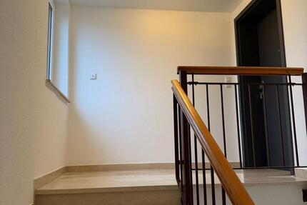 Frisch modernisierte 3-Zimmer-Dachgeschosswohnung 3 zimmer