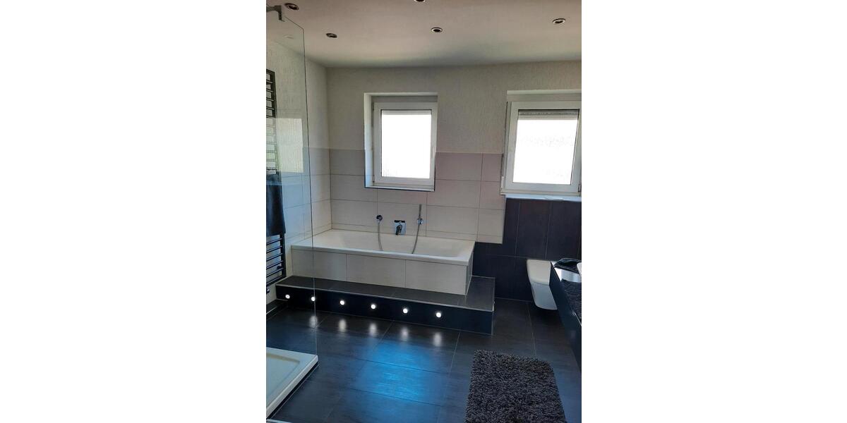 Wohnen auf Zeit Tuttlingen - 2 Zimmer, 104 m&sup2;, 750&euro; | Angebot:26415435