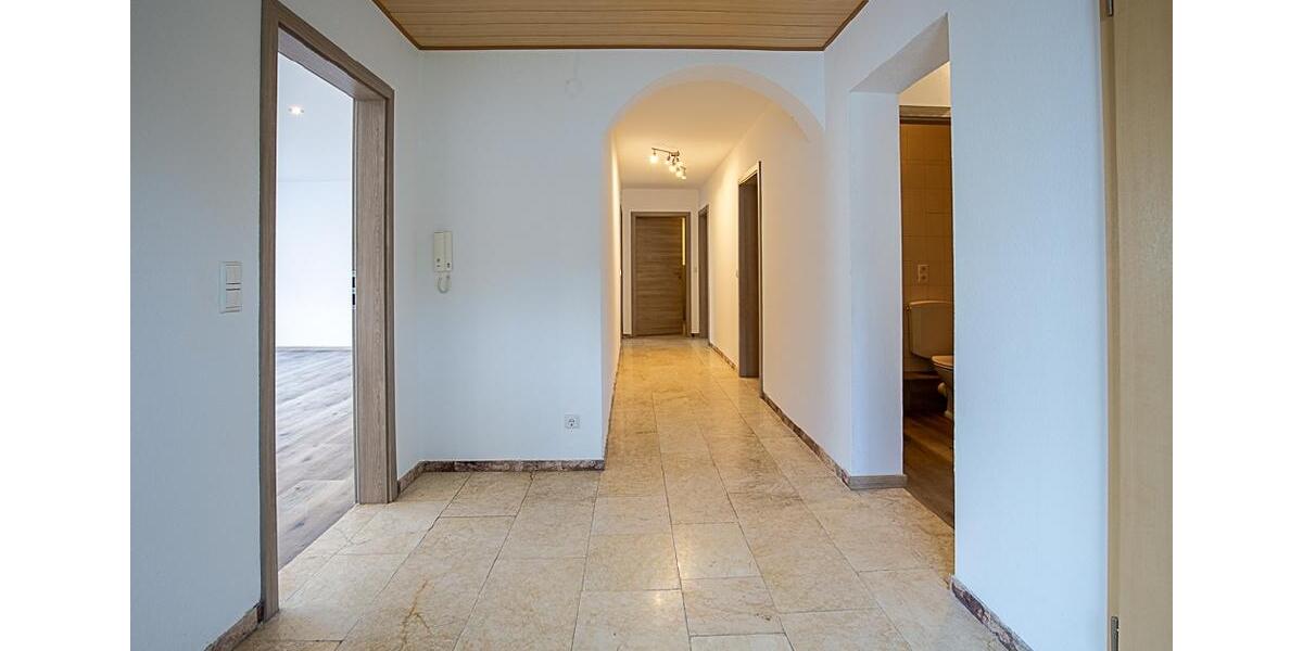 Etagenwohnung Hoffeld - 4 Zimmer, 121 m&sup2;, 780&euro; | Angebot:26498349