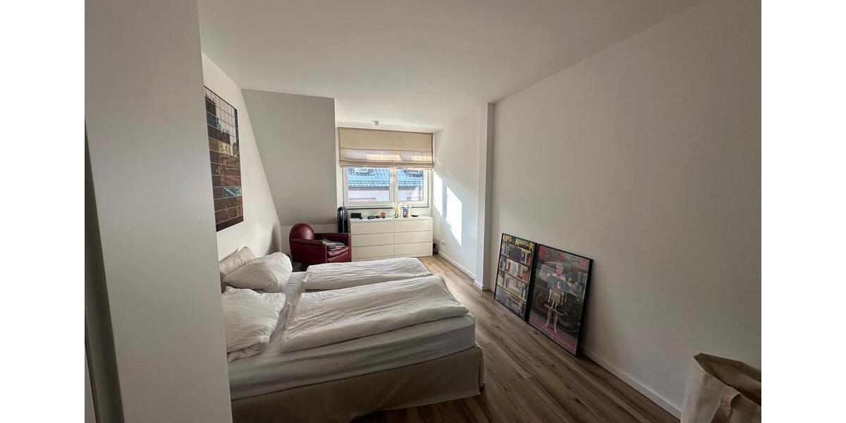 Dachgeschoßwohnung Hürth - 3 Zimmer, 103 m&sup2;, 1.580&euro; | Angebot:24619388