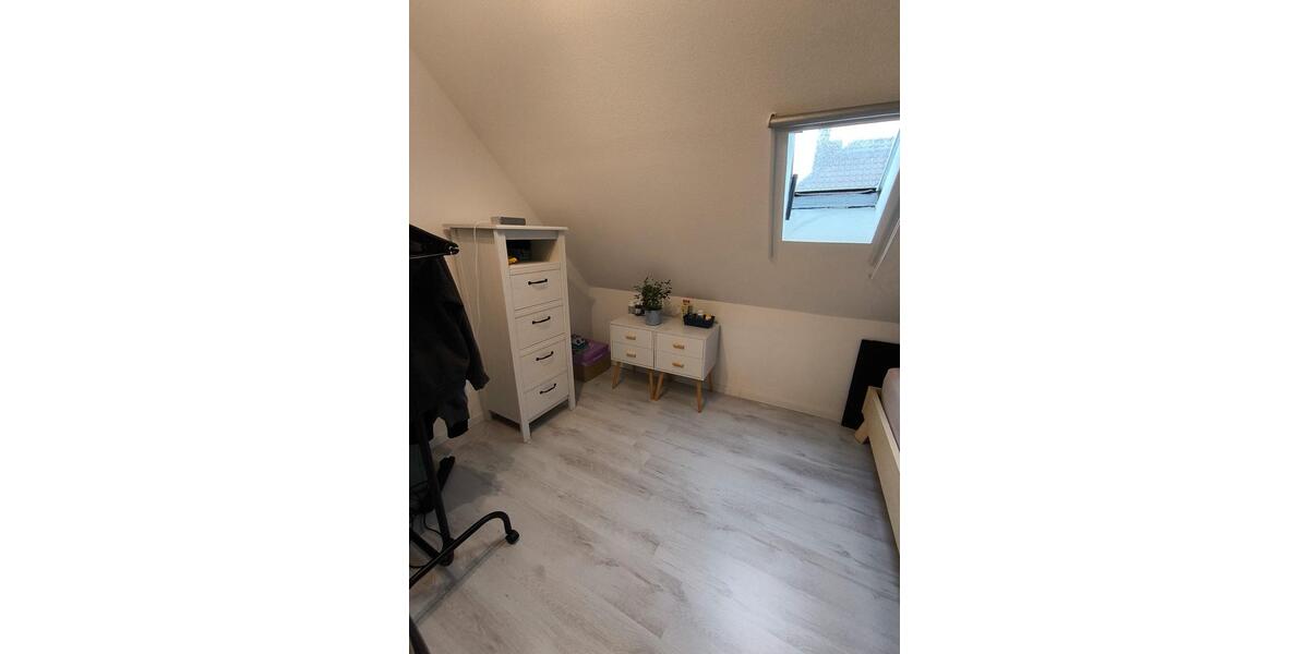 Dachgeschoßwohnung Nentershausen - 2 Zimmer, 48 m&sup2;, 280&euro; | Angebot:24806764