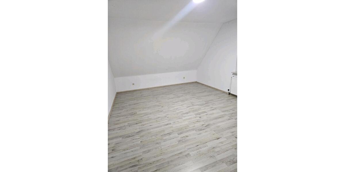 Etagenwohnung Uelzen - 3 Zimmer, 90 m&sup2;, 1.020&euro; | Angebot:26043010