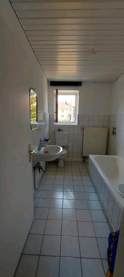 3 Zimmer Wohnung (Warmiete 825 Euro)