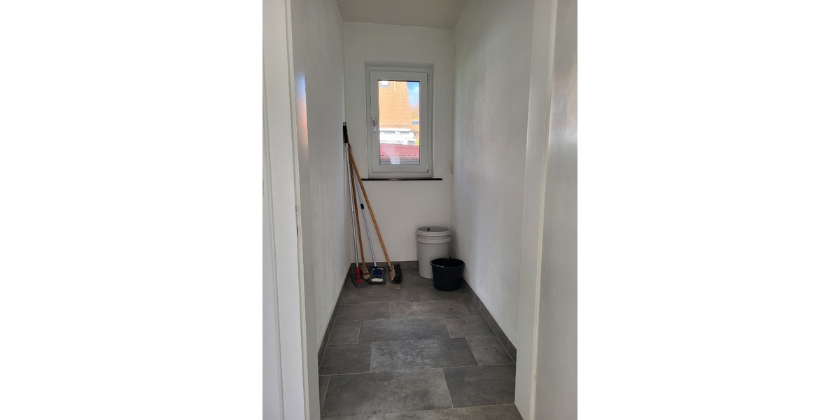 Einfamilienhaus mit Doppelgarage in Kirchehrenbach zu vermieten. 4 zimmer