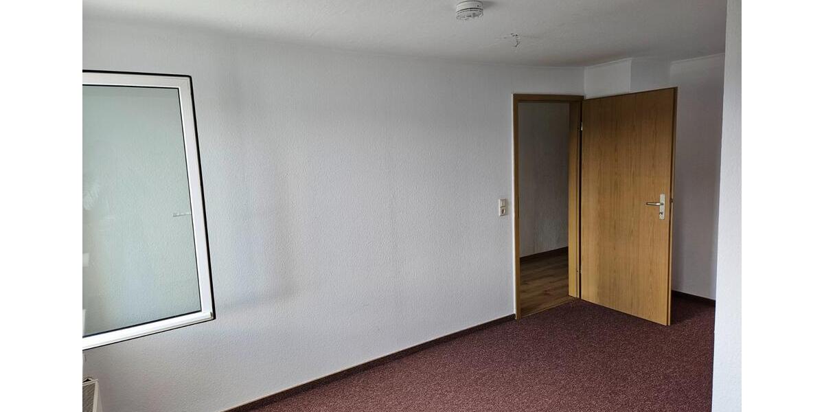 Dachgeschoßwohnung Oederan - 3 Zimmer, 78 m&sup2;, 390&euro; | Angebot:25874766