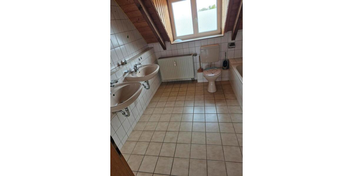Etagenwohnung Wallhausen - 3 Zimmer, 105 m&sup2;, 770&euro; | Angebot:26483141